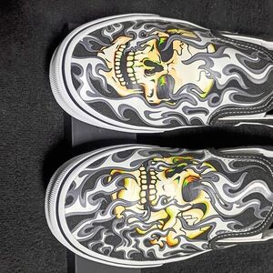 VANS Slip On Flame Skull Mens Size 9.5 Black White Tattoo Art Edition Sneakers